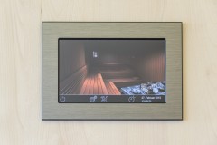 Touch-Screen zur Bedienung der Sauna